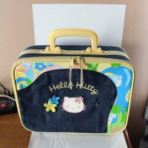 Sanrio 2001 Hello Kitty Luggage Suitcase Vintage